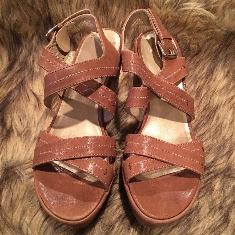 Stuart Weitzman Wedge Heel Sandal 8M